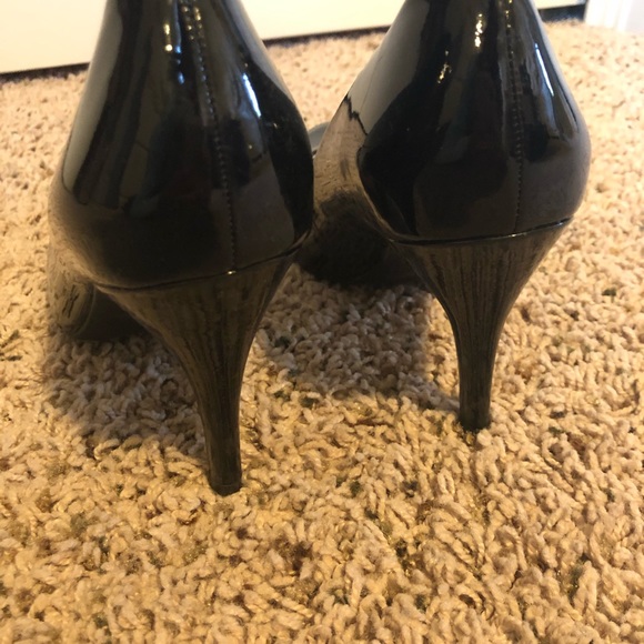 Black high heels - Picture 3 of 3